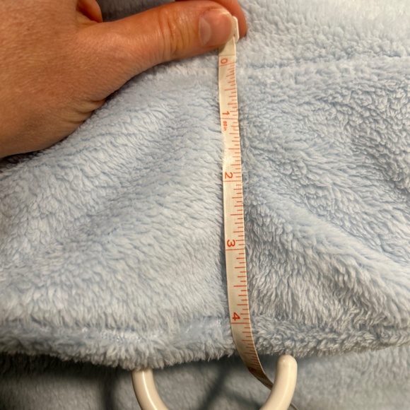 🔴Baby Blue Plush Pull Over - Picture 13 of 13